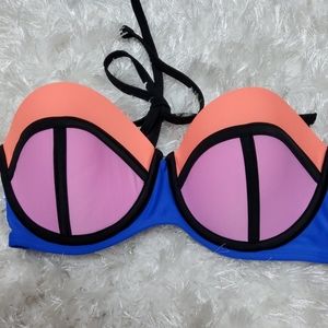 New padded push up bathing suit top size medium